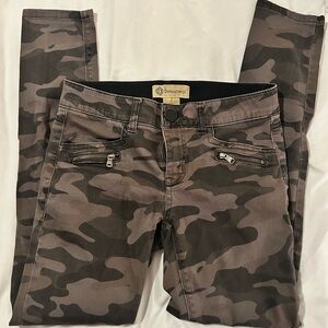 Ladies Democracy pants